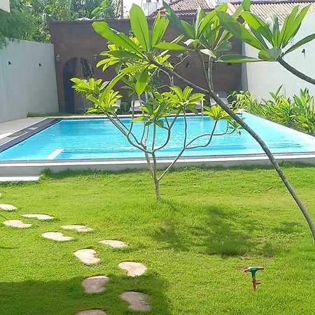 Ocean View Tourist Guest House At Negombo Beach Near The Airport Exterior photo