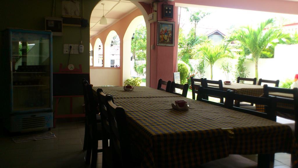 Ocean View Tourist Guest House At Negombo Beach Near The Airport Exterior photo