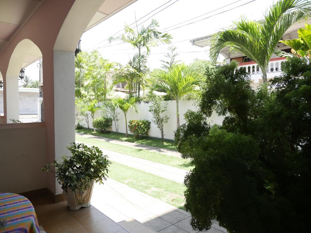 Ocean View Tourist Guest House At Negombo Beach Near The Airport Exterior photo